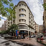 De Luxe Studio With Balcony In The Absolute Center